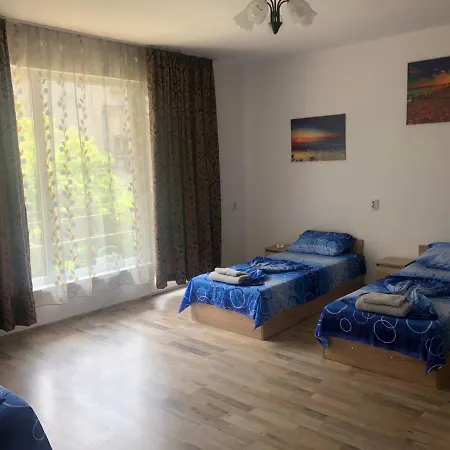 Апартамент В Центъра На Града На Десет Минути От Плажа. Apartment *