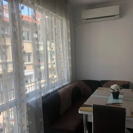 Апартамент В Центъра На Града На Десет Минути От Плажа. Burgas