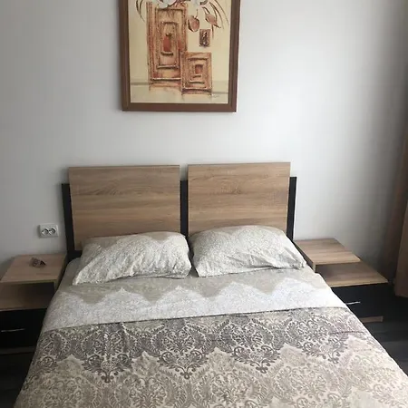 Apartment Апартамент В Центъра На Града На Десет Минути От Плажа. *