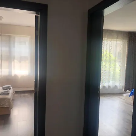 Apartment Апартамент В Центъра На Града На Десет Минути От Плажа. *