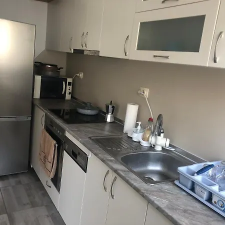Апартамент В Центъра На Града На Десет Минути От Плажа. Apartment Burgas