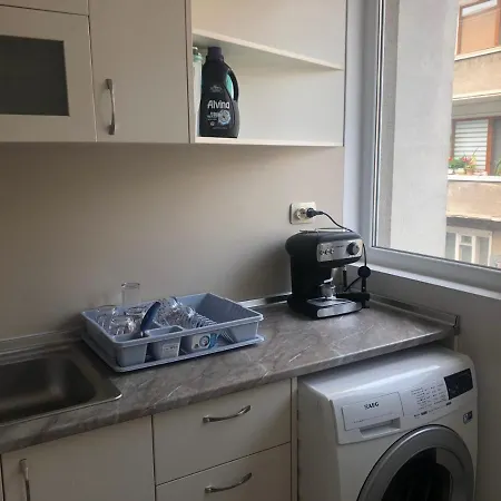 Апартамент В Центъра На Града На Десет Минути От Плажа. Apartment